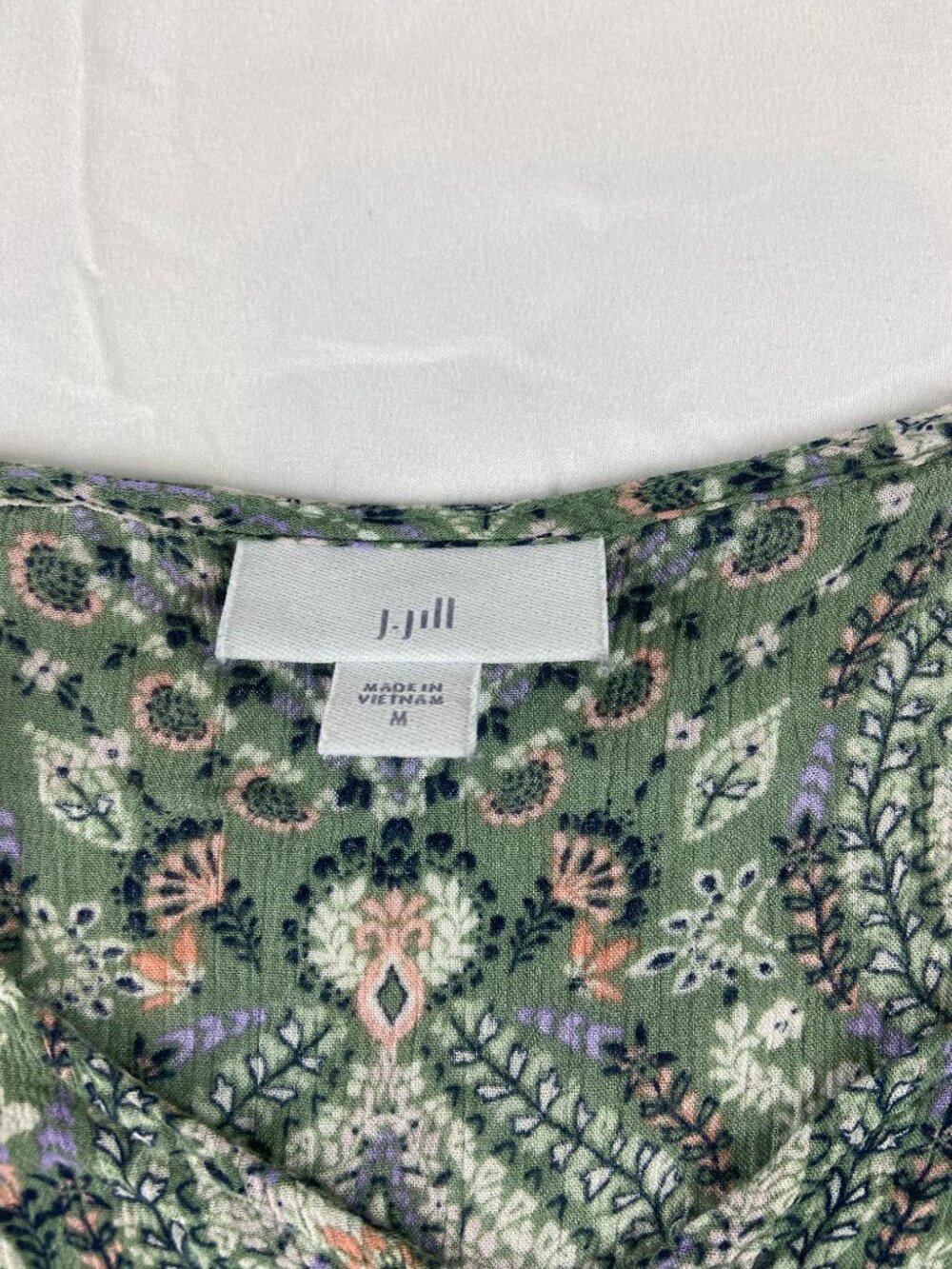 J. Jill Crinkled Button-Front Top | Floral Paisley | Size Medium | Sage Green | - Picture 5 of 10